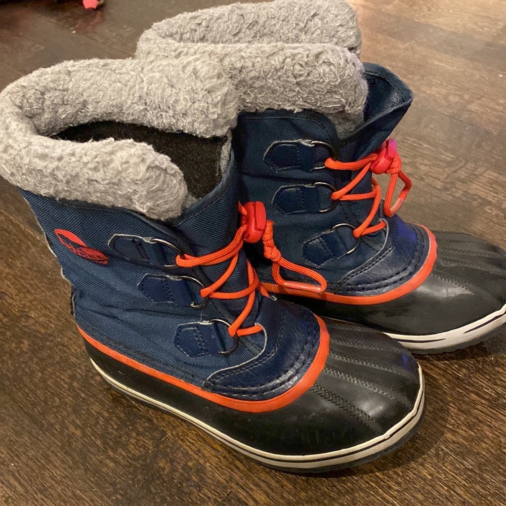 Kids sorel blue and orange boots size 3